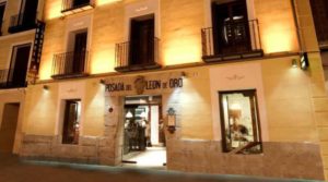 La renovada posada del León de Oro, actualmente transformada en hotel con encanto.