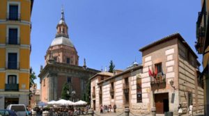 Actual iglesia de San Andrés, levantada en un solar ocupado anteriormente por la primitiva iglesia cristiana del Madrid islámico, ya que la jurisdicción de San Andrés se extendía por lo que fue el antiguo barrio mudéjar, posterior morería.