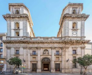 La Colegiata de San Isidro el Real en la que se custodian los restos mortales de san Isidro, patrón de Madrid, y de su esposa, santa María de la Cabeza.